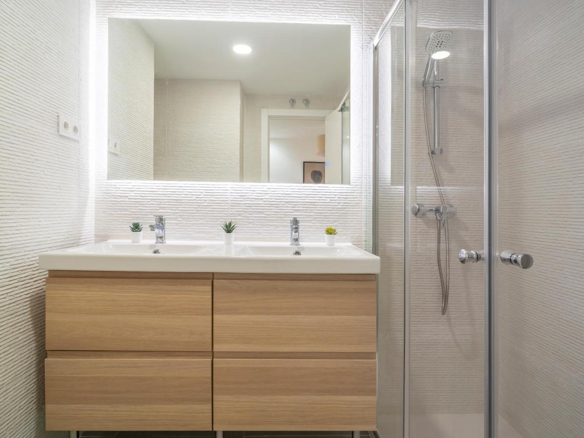 Sanders San Patricio - Dreamy Two-Bedroom Apartment Downtown มาลากา ภายนอก รูปภาพ