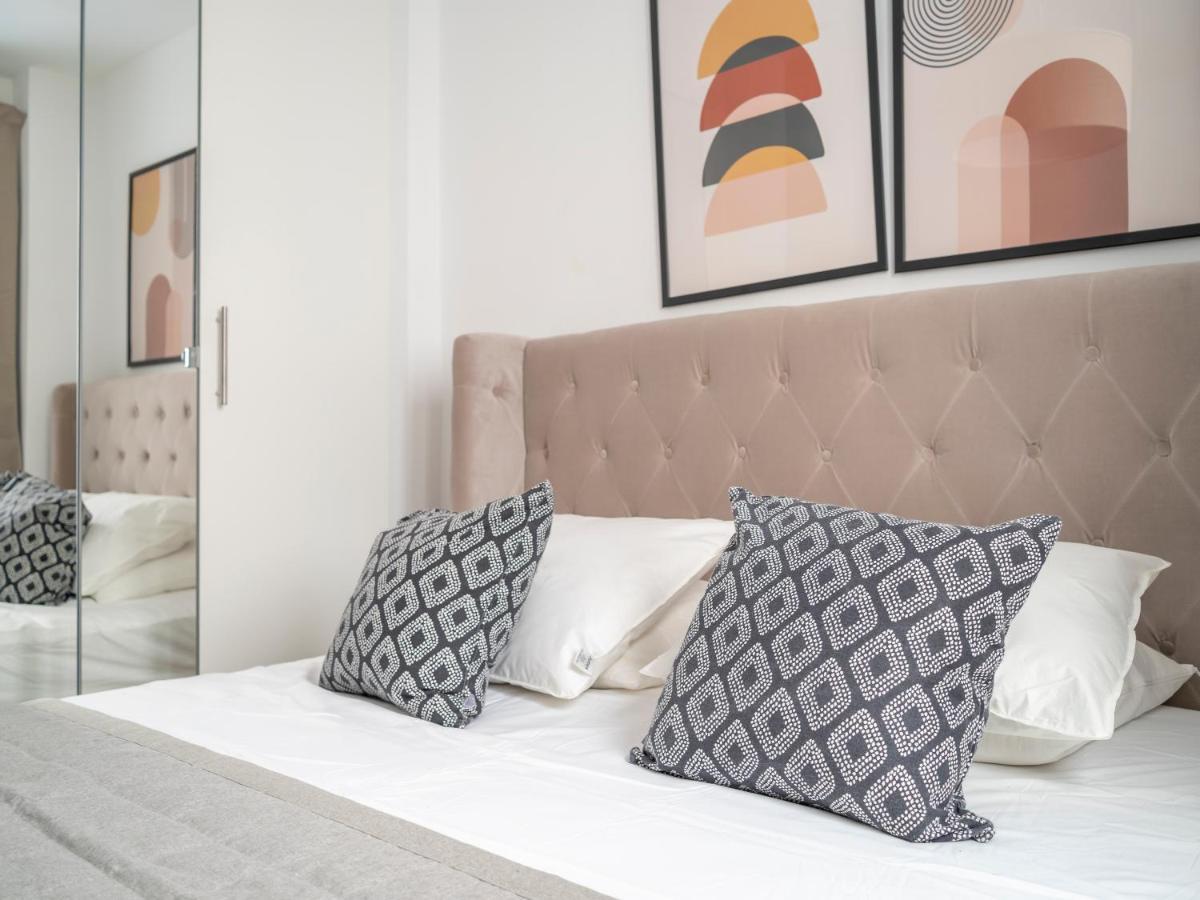 Sanders San Patricio - Dreamy Two-Bedroom Apartment Downtown มาลากา ภายนอก รูปภาพ